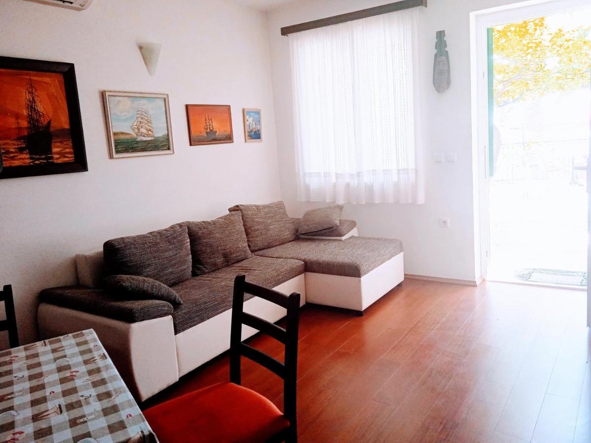 Harbour-Side Apartment With Beautiful Terrace Podgora Kültér fotó