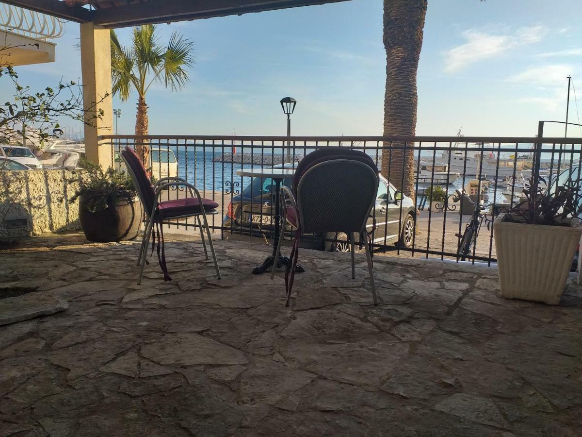 Harbour-Side Apartment With Beautiful Terrace Podgora Kültér fotó